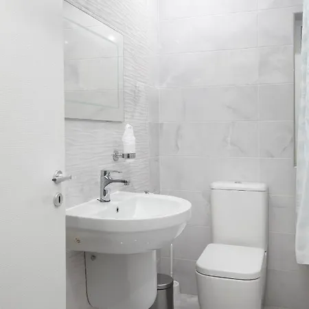 Sea View 2 Bedrooms 2 Bathrooms, 2 Minutes Away From The Sea