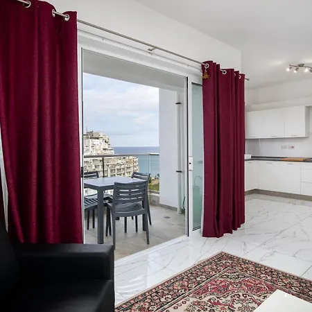 Sea View 2 Bedrooms 2 Bathrooms, 2 Minutes Away From The Sea Lägenhet St. Julian's