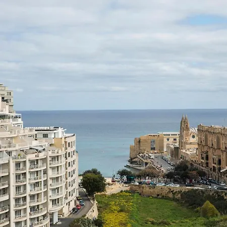 Sea View 2 Bedrooms 2 Bathrooms, 2 Minutes Away From The Sea Apartment