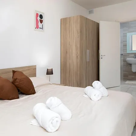 Sea View 2 Bedrooms 2 Bathrooms, 2 Minutes Away From The Sea Apartman San Ġiljan