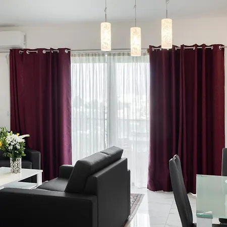 Sea View 2 Bedrooms 2 Bathrooms, 2 Minutes Away From The Sea *